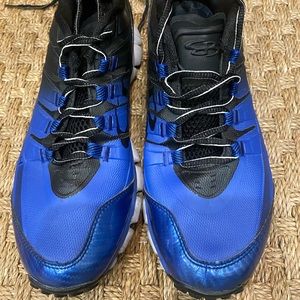 Boombah men’s baseball turf shoes. Size 11